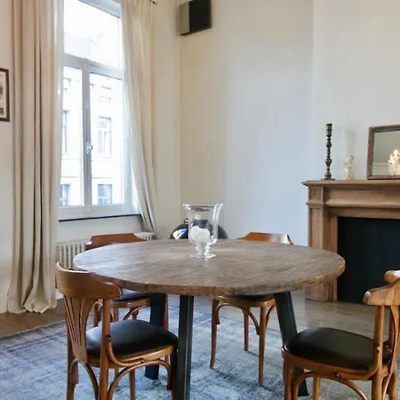 Cap's House Apartment