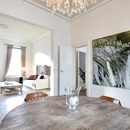 Apartment Cap's House