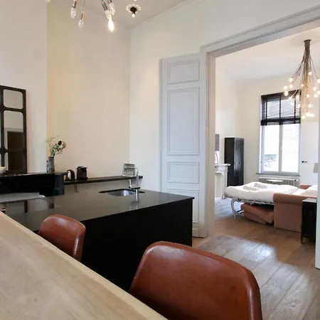 Apartment Cap's House *