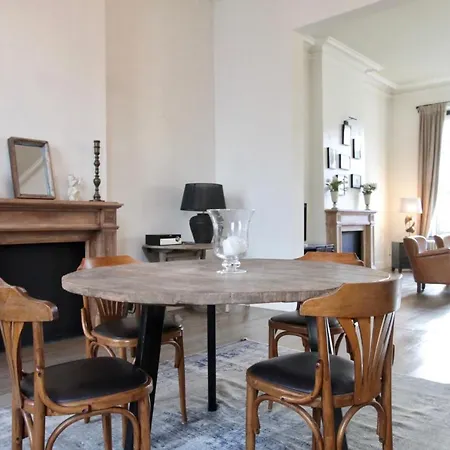 Apartment Cap's House *