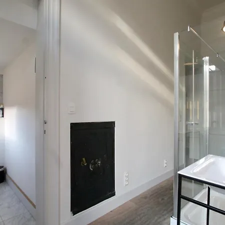 Apartment Cap's House