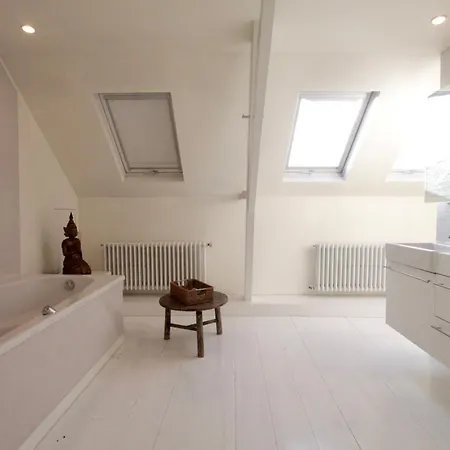Apartment Cap's House *