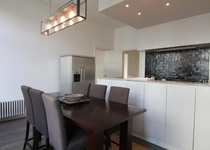 Apartment Cap's House *