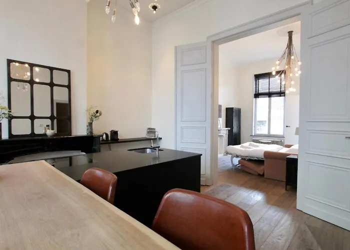 Apartment Cap's House *